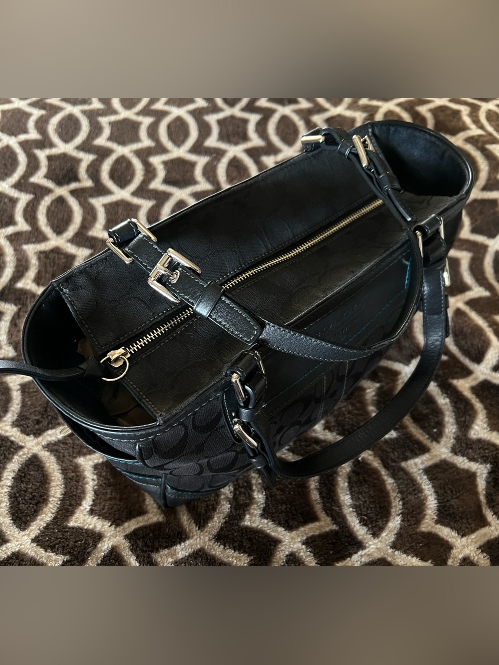 Coach Signature Gallery Vintage Tote - Medium Size - Picture 2 of 14